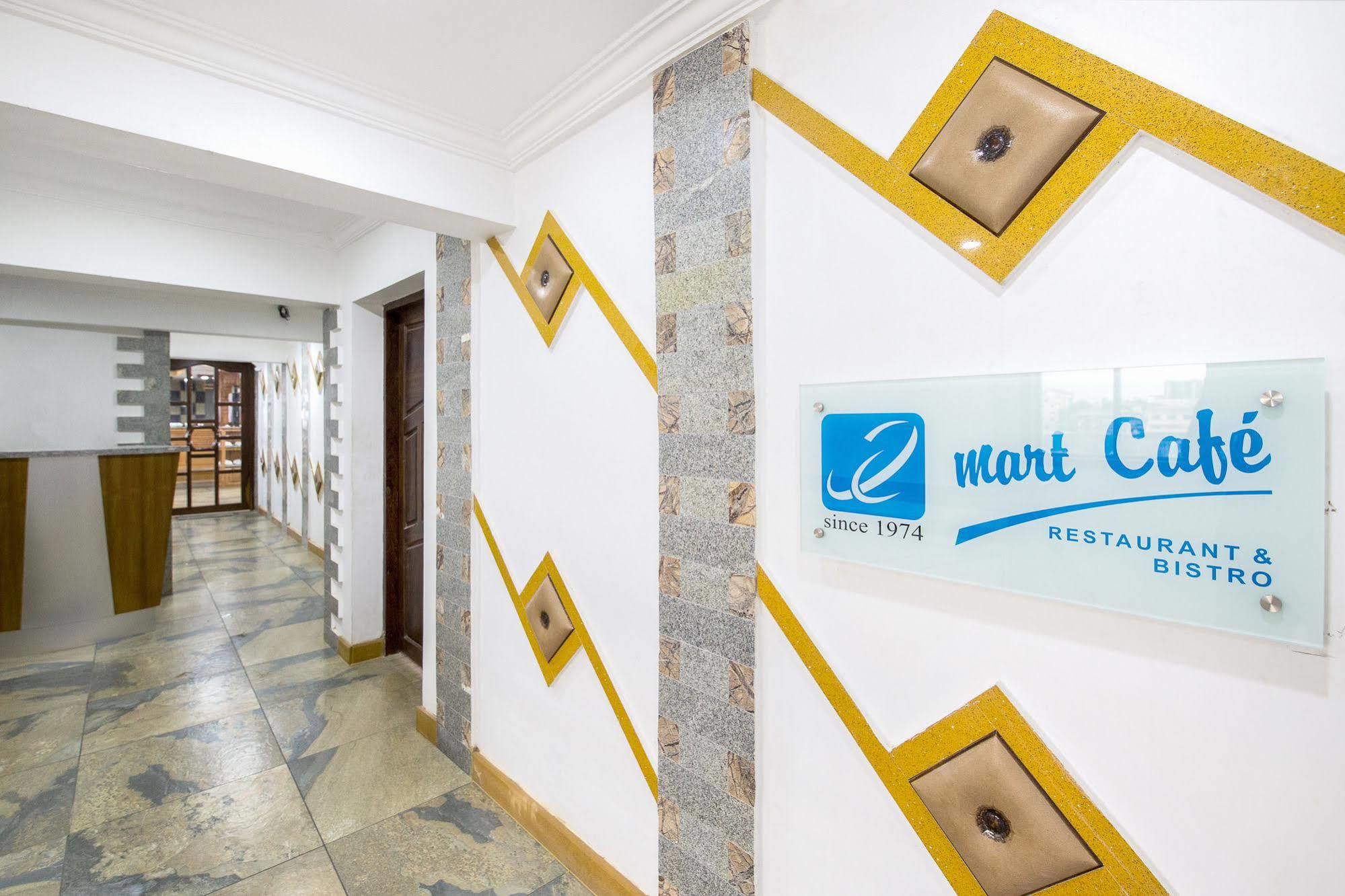 Hotel Mart View Kochi 外观 照片